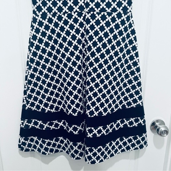 NWT Mauvette Maire Knit Dress for Stitch Fix Women's Size Medium Navy & White - Picture 4 of 14
